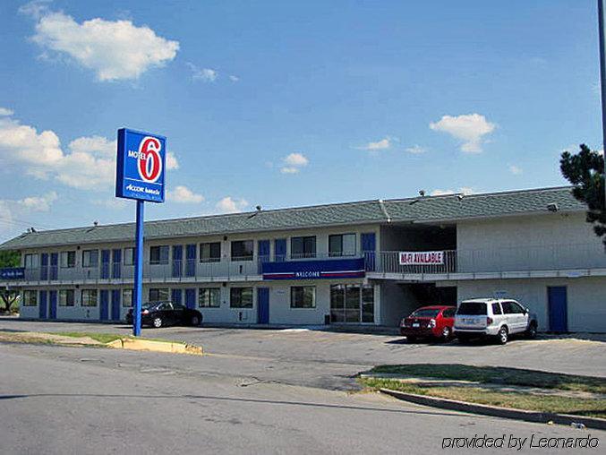 Motel 6 Kansas City, Mo - Airport Екстериор снимка