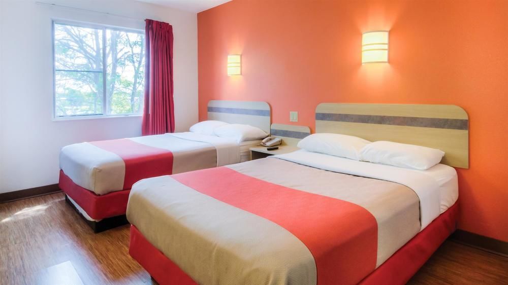 Motel 6 Kansas City, Mo - Airport Екстериор снимка